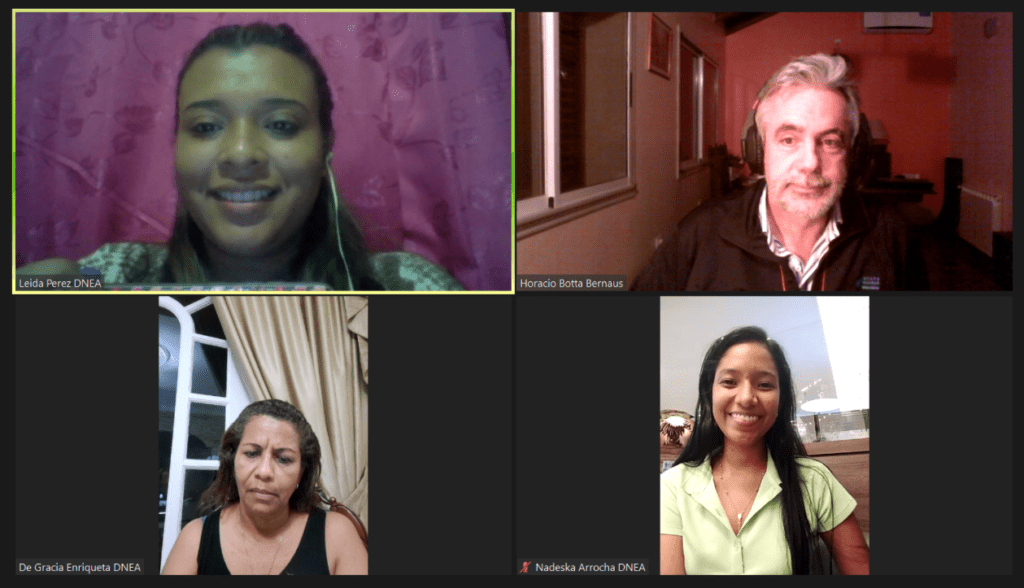 Captura de pantalla de la comunicación vía Zoom del curso Formador de Formadores con docentes de Panamá